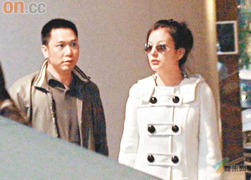 赵薇08年已婚 宝宝眼睛大赵母开腔：很健康(图)