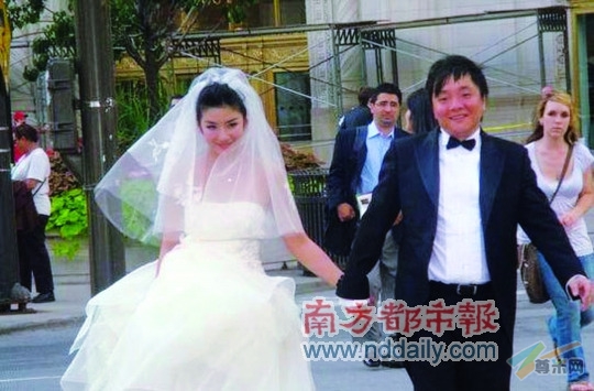 传黄奕婚姻危机在今年年初因男方生意陷窘境