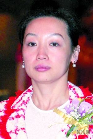 国美大股东黄光裕之妻杜鹃。