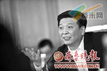 姜大明参加讨论。 本报记者 陈文进 摄本报记者 郭静 徐洁