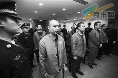 中专生自学编程写外挂入侵网游 获利1348万买房