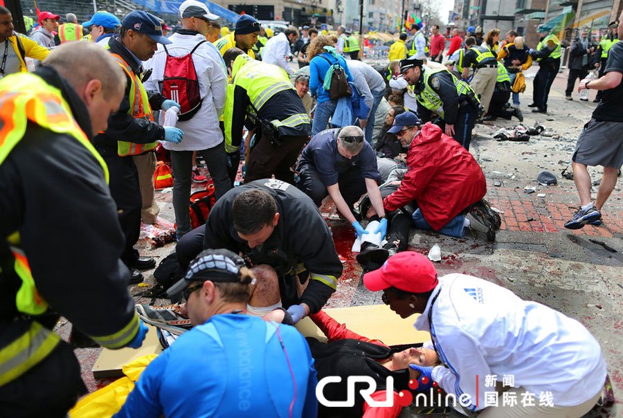 美国波士顿马拉松比赛发生爆炸